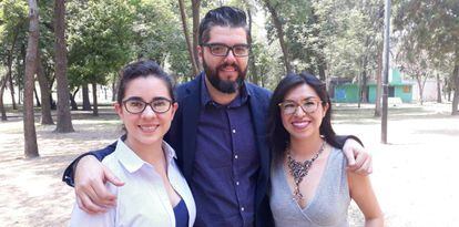 Nayeli Roldán Sánchez, Manuel Ureste Cava y Miriam Castillo Moya en la Ciudad de México.