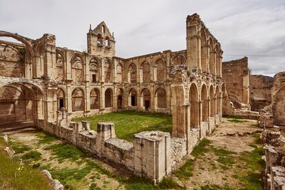 Panorámica del monasterio de Santa María de Rioseco.