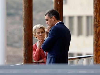 Ursula von der Leyen y Pedro Sánchez, esta mañana en la cumbre euromediterránea que se celebra en Alicante.