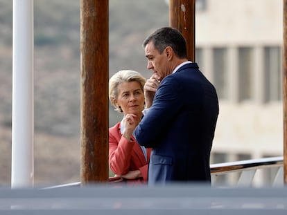 Ursula von der Leyen y Pedro Sánchez, esta mañana en la cumbre euromediterránea que se celebra en Alicante.