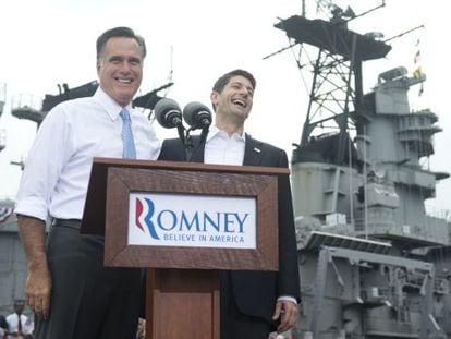 Romney y Ryan, al anunciar la elecci&oacute;n de este &uacute;ltimo a la vicepresidencia, en Norfolk.