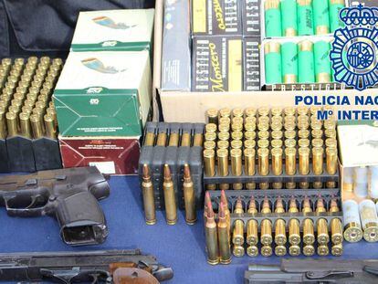 Material incautado en la operaci&oacute;n desarrollada en Dos Hermanas (Sevilla).