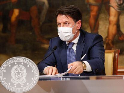 El primer ministro italiano, Giuseppe Conte, el jueves en una rueda de prensa en Roma.