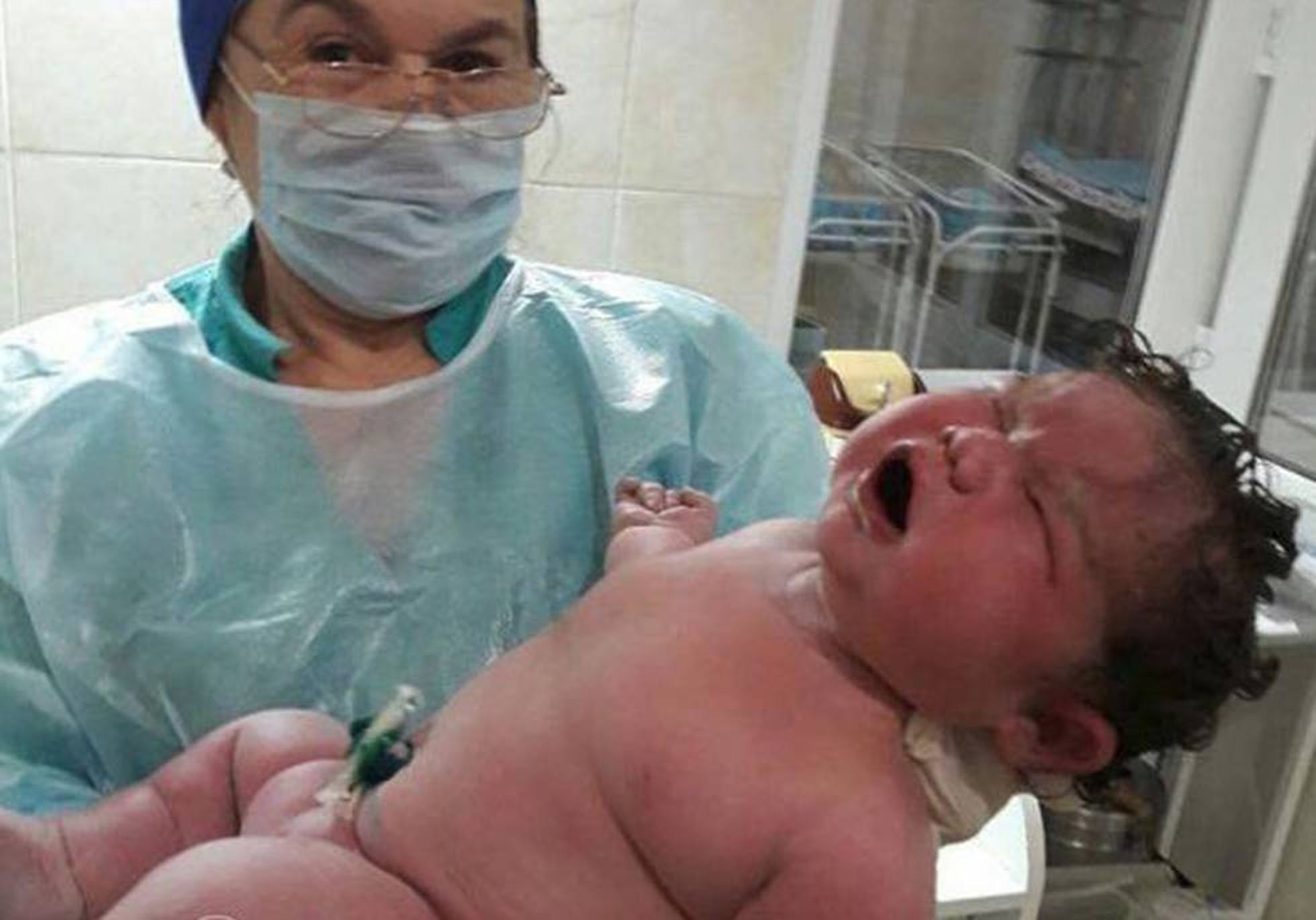 Nace Una Bebe Gigante De 6 3 Kilos En El Sur De Rusia Mamas Papas El Pais