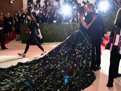 Zoe Saldana y Marco Perego en una foto de archivo de 2016.