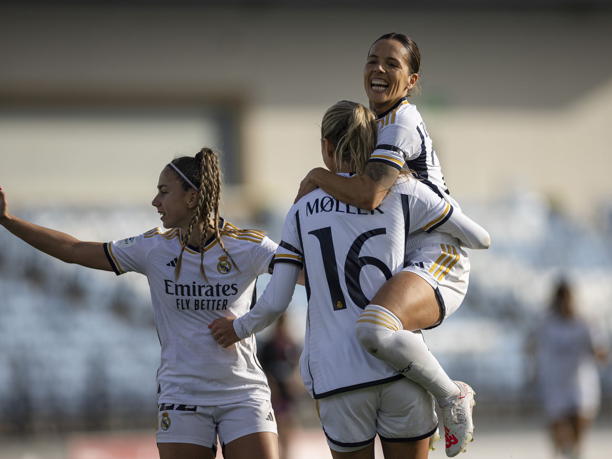 Camiseta real discount madrid femenino 2021