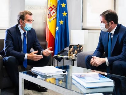 El líder del PP, Alberto Núñez Feijóo, con el presidente de Cepyme, Gerardo Cuerva.