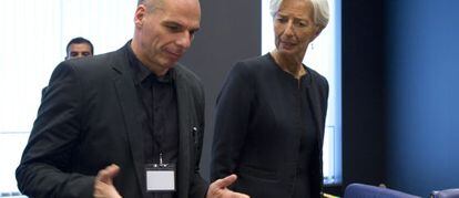 Lagarde, del FMI, y el ministro Varoufakis en el Eurogrupo del 18 de junio.