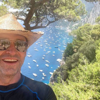 Hugh Jackman eligió las playas de Italia para disfrutar de sus vacaciones.