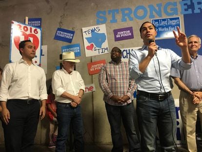 Joaquín (a la izquierda) y Julián Castro, el pasado sábado en Austin, Texas.