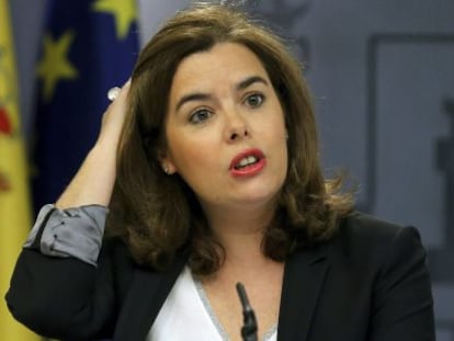 La vicepresidenta del Govern espanyol, Soraya Sáenz de Santamaría, durant la roda de premsa després de la reunió setmanal del Consell de Ministres.