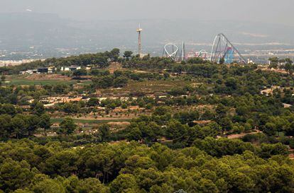 Vista de los terrenos destinados a BCN World, junto al parque Port Aventura.