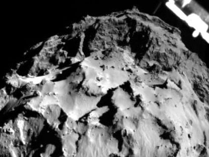 La sonda &#039;Philae&#039; aterriza sobre un cometa.