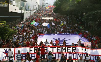 El pasado domingo 27 de noviembre, alrededor de 40.000 manifestantes se reunieron en un nuevo acto en la Avenida Paulista, contra el gobierno de Temer, la PEC241 (actual 55) y una propuesta legislativa que defenderá la amnistía ante la corrupción política.