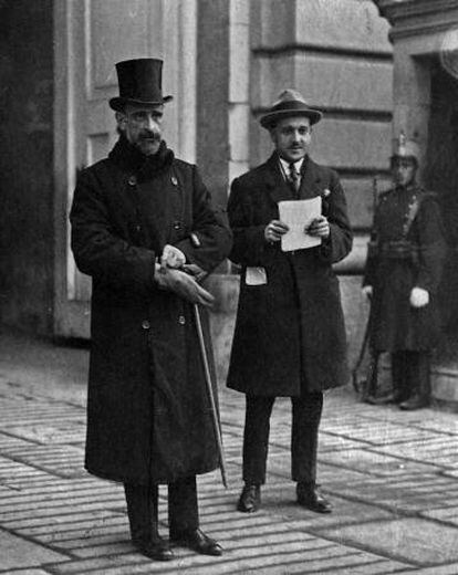 Francesc Cambó, el primer per l'esquerra, en una imatge d'arxiu.
