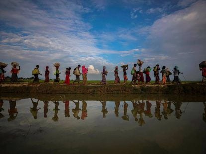 Refugiados rohingya cerca de Cox's Bazar (Bangladés).