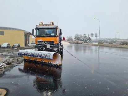 Abertis cuenta con más de 80 vehículos quitanieves, preparados para afrontar cualquier inclemencia del tiempo en las autopistas con condiciones de meteorología invernal más severas.