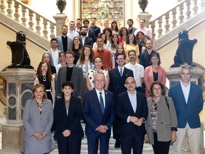 Recepción en el Ayuntamiento de Málaga, por la II edición de los Premios Ondas Globales del Podcast que se celebra este miércoles en la ciudad andaluza, en el Teatro Soho CaixaBank. El acto ha contado con la presencia del alcalde de la ciudad, Francisco de la Torre; el presidente ejecutivo de PRISA Media, Carlos Núñez; y la directora general de PRISA Audio, María Jesús Espinosa de los Monteros, entre otras personalidades.