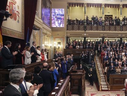 Felipe VI, la reina Letizia, la princesa Leonor y la infanta Sofia asisten, en febrero de 2020, a la apertura solemne de la XIV Legislatura en el hemiciclo.