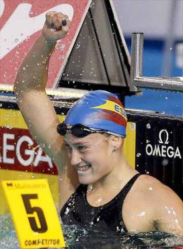 Mireia Celebra su oro continental en 2008.