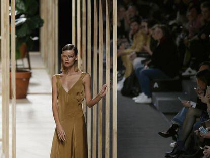 Un modelo, con un conjunto de Oliva, este sábado en la Mercedes-Benz Fashion Week Madrid.