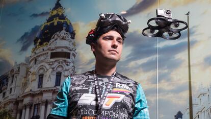 Dvd1090(18/01/22) Ivan Merino piloto acrobatico  de drones , Madrid Foto: Víctor Sainz