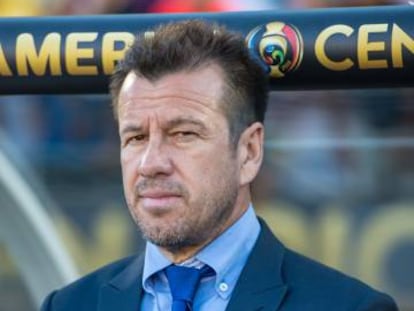 Dunga, en el banquillo de Brasil en la Copa América 2016.