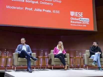 La vicedecana del IESE Julia Prats; el fundador de BMB Group, Mohamad Khachab; la fundadora de Deliberry, Gemma Sorigué; el director ejecutivo de App Samurai, Emre Fadillioglu, y el responsable de Satellogic, Emiliano Kargieman. 