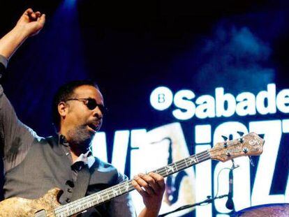 Stanley Clarke en un concierto en Sabadell.  