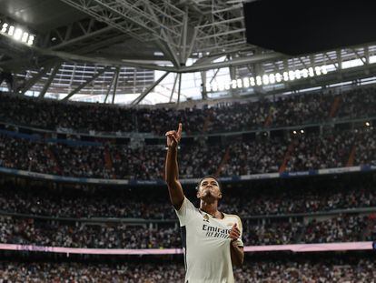 Jude Bellingham celebra su gol en el descuento ante el Getafe.