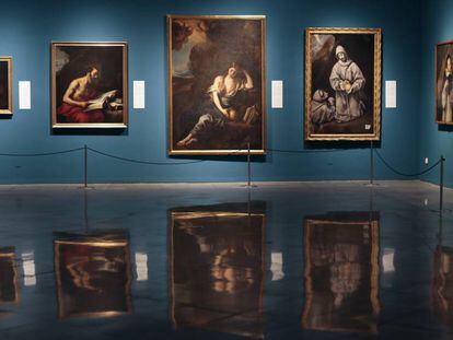 Obres de Ribera, Murillo, Ruiz de la Iglesia, el Greco i Maino, d'esquerra a dreta, tal com s'exposen al Museu de Vilanova.