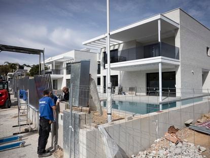 Cataluña construirá este año 1.600 piscinas pese a la emergencia por sequía