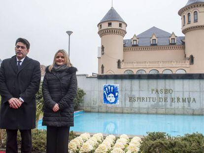 David Pérez y María del Mar Blanco, en la inauguración del paseo del Espíritu de Ermua.