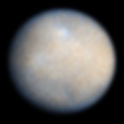 Ceres en color real, observado en 2004 por el Telescopio Espacial Hubble a una distancia de 1, 64 Unidades Astronómicas.