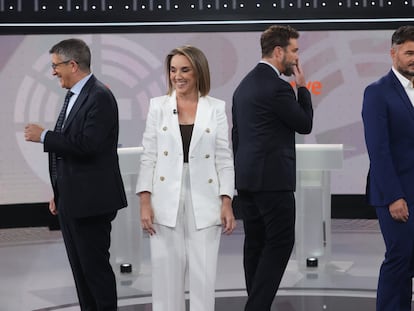 Desde la izquierda, los portavoces del PSOE, Patxi López; PP, Cuca Gamarra; Vox, Iván Espinosa de los Monteros, y ERC, Gabriel Rufián, antes del debate electoral en RTVE el pasado 13 de julio.