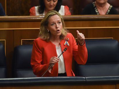 Nadia Calviño, durante la sesión de control de este miércoles en el Congreso de los Diputados.