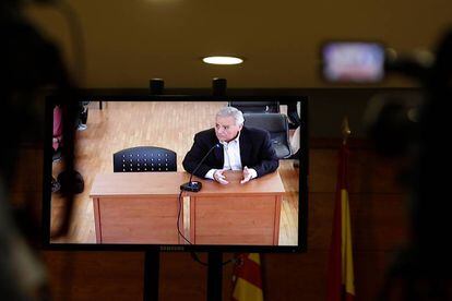 El exalcalde de Alicante, Luis Díaz Alperi, este lunes durante su declaración en el juicio.