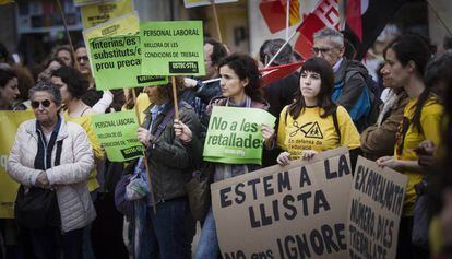 Sindicatos de educaci&oacute;n se manifiestan en Barcelona el pasado mayo