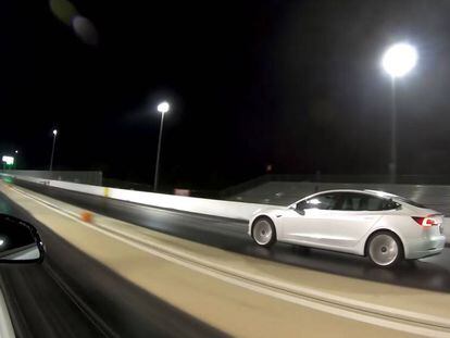 Tesla Model 3 vs Toyota Supra 2020 modificado, ¿cuál ganará? (vídeo)