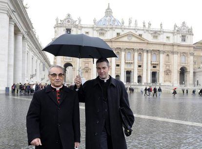 El cardenal Abril y Castello la semana pasada en San Pedro.