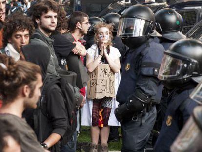 Concentraci&oacute;n ante el Parlament de Catalu&ntilde;a el 15 de junio de 2011