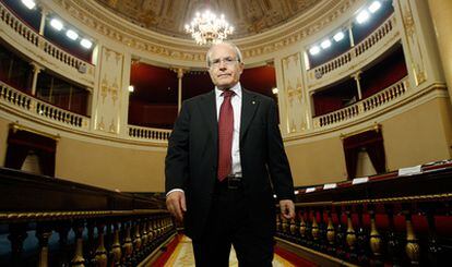 José Montilla, presidente de la Generalitat de Cataluña, antes de comoparecer en la Comisión General de las Comunidades Autónomas del Senado para buscar el apoyo de las autonomías ante la situación de bloqueo del Estatut en el Tribunal Constitucional.