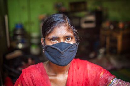 Kohinor Begum, de 25 años, habitante del suburbio Tigerpass Railway Colony afectada por la tuberculosis.