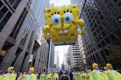 Spongebob squarepants balloon flies during the 96th Macy's Thanksgiving Day Parade in Manhattan, New York City, U.S., November 24, 2022. REUTERS/Andrew Kelly
