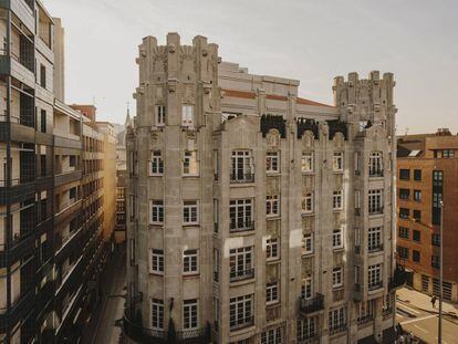 La fachada del hotel El Môderne, en Gijón.