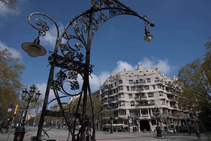 La Pedrera de Gaudí, principal reclam de la Fundació Catalunya La Pedrera, al passeig de Gràcia de Barcelona.