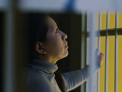 Teodora Vásquez, en una imagen de la película 'Nuestra libertad', sobre las mujeres encarceladas por emergencias obstétricas en El Salvador.