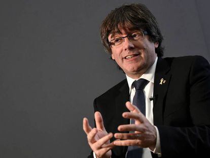 El expresident Carles Puigdemont, en su intervención en el coloquio sobre la situación de Cataluña en el centro cultural De Balie en Ámsterdam