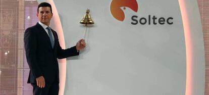 El consejero delegado de Soltec, Raúl Morales, en el palacio de la Bolsa de Madrid, durante el debut de la compañía.