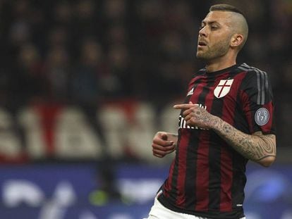 Menez durante un partido con el Milan.